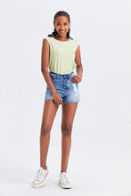 Load image into Gallery viewer, BAYEAS High Rise Bandless Denim Shorts
