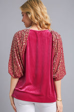 Load image into Gallery viewer, Umgee Round Neck Leopard Balloon Sleeve Velvet Top

