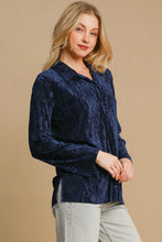 Load image into Gallery viewer, Umgee Side Slit Texture Button Up Shirt
