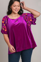 Load image into Gallery viewer, Umgee Full Size Velvet Embroidery Short Sleeve Blouse
