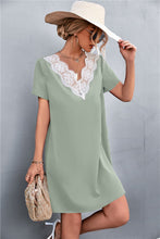 Load image into Gallery viewer, Spliced Lace Contrast Short Sleeve Dress
