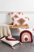 Load image into Gallery viewer, 4 Picks Geometric Graphic Tassel Pillow Cover
