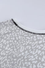 Load image into Gallery viewer, Leopard Print Contrast Banding Crewneck Tee

