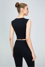 Load image into Gallery viewer, Sweat Absorbing Sleeveless Sports Bra
