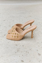 Load image into Gallery viewer, Forever Link Square Toe Quilted Mule Heels in Nude
