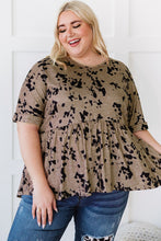 Load image into Gallery viewer, Plus Size Printed Babydoll Top
