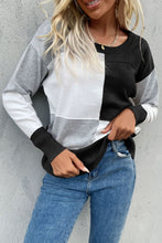 Load image into Gallery viewer, Color Block Ribbed Trim Round Neck Knit Pullover

