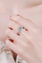 Load image into Gallery viewer, Come With Me 1 Carat Moissanite Ring
