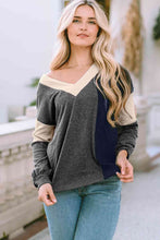 Load image into Gallery viewer, V Neck Color Block Top
