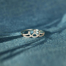 Load image into Gallery viewer, Crown Shape Inlaid Zircon 925 Sterling Silver Ring
