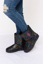 Load image into Gallery viewer, Forever Link Sequin Thermal Flat Boots
