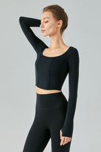 Load image into Gallery viewer, Seam Detail Thumbhole Sleeve Cropped Sports Top
