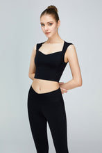 Load image into Gallery viewer, Sweat Absorbing Sleeveless Sports Bra
