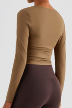 Load image into Gallery viewer, Lightweight Round Neck Long Sleeve Sports Top
