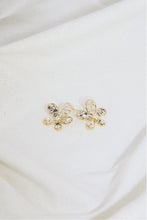 Load image into Gallery viewer, Flower Zirconia Stud Earrings
