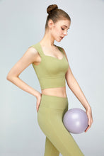 Load image into Gallery viewer, Sweat Absorbing Sleeveless Sports Bra
