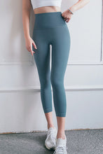 Load image into Gallery viewer, Feel Like Skin Elastic Waistband Cropped Yoga Leggings
