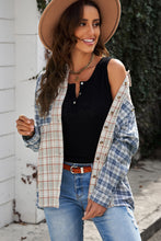 Load image into Gallery viewer, Plaid Contrast Button Front Shirt
