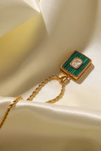 Load image into Gallery viewer, Square Pendant Twisted Chain Necklace
