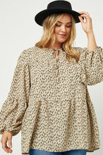 Load image into Gallery viewer, Plus Size Printed Puff Sleeve Blouse
