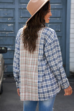 Load image into Gallery viewer, Plaid Contrast Button Front Shirt
