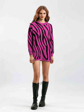 Load image into Gallery viewer, Contrast Round Neck Drop Shoulder Sweater
