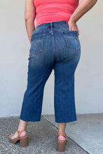 Load image into Gallery viewer, Judy Blue Renee Full Size Medium Wash Wide Leg Cropped Jeans
