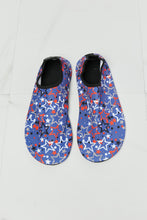 Load image into Gallery viewer, MMshoes On The Shore Water Shoes in Navy
