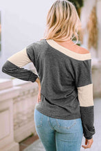 Load image into Gallery viewer, V Neck Color Block Top
