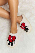 Load image into Gallery viewer, Melody Love Heart Print Plush Slippers
