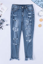 Load image into Gallery viewer, Distressed Frayed Hem Cropped Jeans
