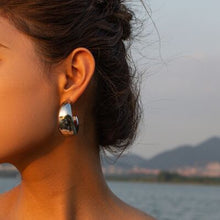 Load image into Gallery viewer, 18K Gold-Plated Moon Crescent Earrings
