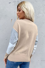 Load image into Gallery viewer, Color Block Ribbed Trim Round Neck Knit Pullover
