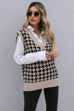 Load image into Gallery viewer, Houndstooth V-Neck Knit Vest
