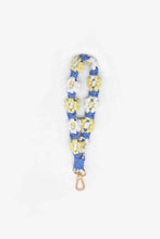 Load image into Gallery viewer, Assorted 4-Piece Macrame Flower Keychain

