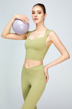 Load image into Gallery viewer, Sweat Absorbing Sleeveless Sports Bra
