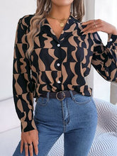 Load image into Gallery viewer, Printed Button Up Long Sleeve Shirt
