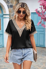 Load image into Gallery viewer, Contrast Trim Short Sleeve Plunge Blouse
