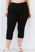 Load image into Gallery viewer, YMI Jeanswear Laura Petite Full Size Double-Button Denim Capris
