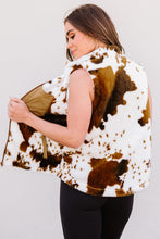 Load image into Gallery viewer, Animal Pattern Zip-Up Plush Vest with Pockets
