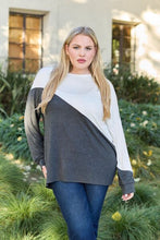 Load image into Gallery viewer, Celeste Design Full Size Contrast Long Sleeve Top
