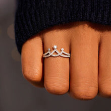 Load image into Gallery viewer, Crown Shape Inlaid Zircon 925 Sterling Silver Ring
