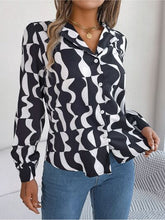 Load image into Gallery viewer, Printed Button Up Long Sleeve Shirt

