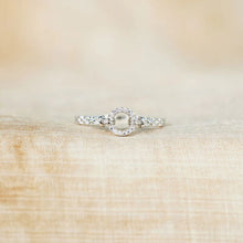 Load image into Gallery viewer, Inlaid Zircon Round Shape 925 Sterling Silver Ring
