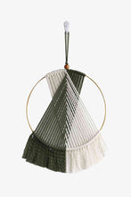 Load image into Gallery viewer, Contrast Fringe Round Macrame Wall Hanging
