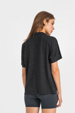 Load image into Gallery viewer, Breathable and Lightweight Short Sleeve Sports Top
