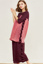Load image into Gallery viewer, Two-Tone Accordion Pleated Top and Wide Leg Pants Set
