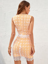 Load image into Gallery viewer, Two-Tone Sleeveless V-Neck Lace Dress
