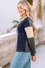 Load image into Gallery viewer, V Neck Color Block Top

