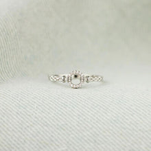 Load image into Gallery viewer, Inlaid Zircon Round Shape 925 Sterling Silver Ring
